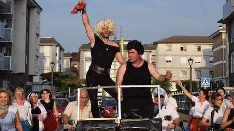 Desfile de las pe&ntilde;as de Pi&eacute;lagos.