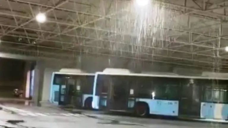 Inundaciones en las cocheras del TUS.