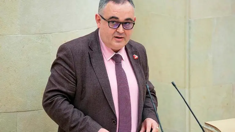 El senador, José Miguel Fernández.