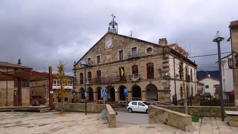 Casa Consistorial de Valderredible. R.A.