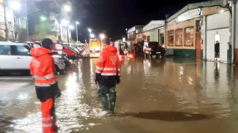 Inundaciones en el polígono de Marrón, en Ampuero.