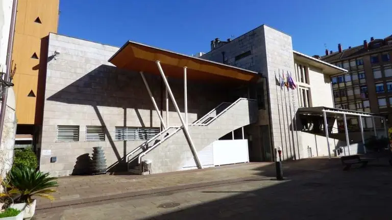 Auditorio David Bustamante, en San Vicente de la Barquera. R.A.