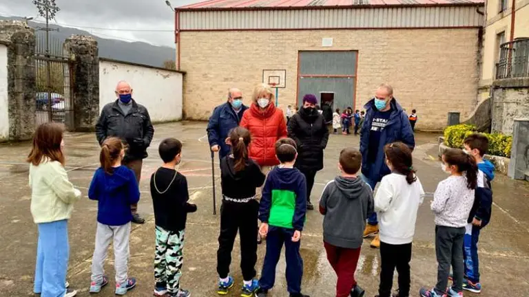 Visita de la consejera de Educación al colegio Marquesa Viluma, en Voto.