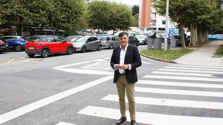 El concejal de Vox, Guillermo P&eacute;rez-Cos&iacute;o, en la zona del Sardinero.