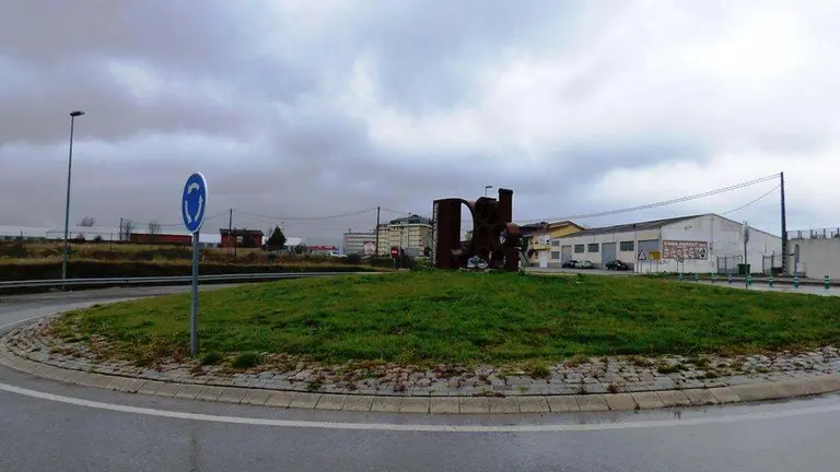 Rotonda de acceso a Reinosa. R.A.