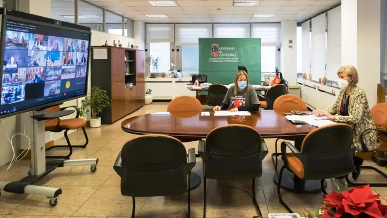 la Consejera de Educaci&oacute;n del Gobierno de Cantabria, Marina Lomb&oacute;, durante la Sectorial de educaci&oacute;n.