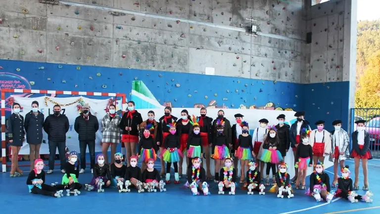 Alumnos en la exhibici&oacute;n de patinaje art&iacute;stico de Argo&ntilde;os.
