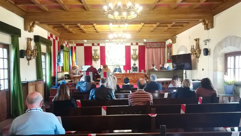 Un momento del Pleno del Ayuntamiento de Camargo.