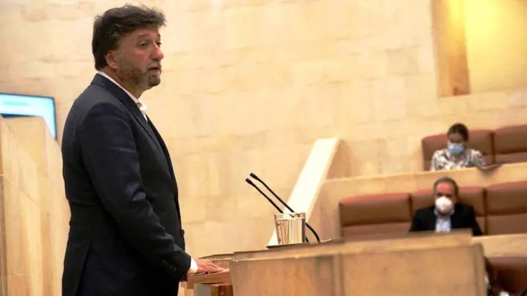 El diputado regional de Vox en el Parlamento de Cantabria, Cristóbal Palacio.