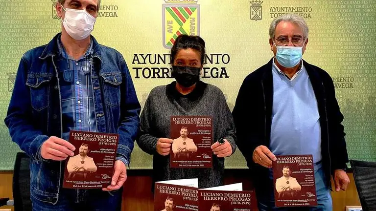 Presentaci&oacute;n de la exposici&oacute;n en Torrelavega.