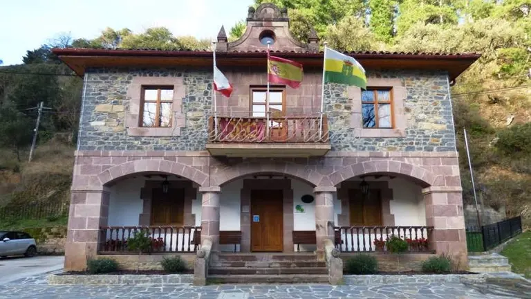 Ayuntamiento de Camaleño. R.A.