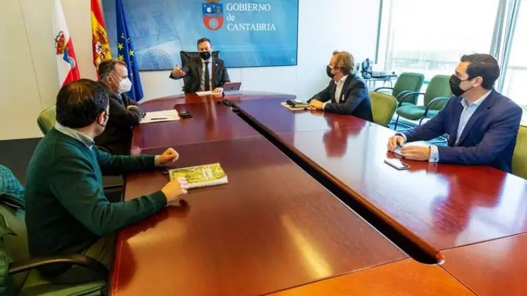 Reunión para abordar la gestión del lobo