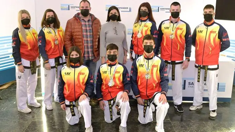 Recepci&oacute;n de la alcaldesa de Santander, Gema Igual, a los medallistas en taekondo