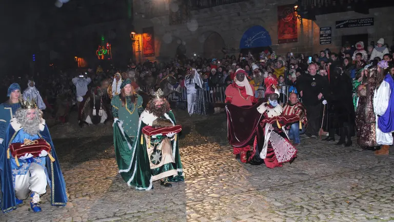 Acto de los Reyes Magos de Oriente en Santillana del Mar.