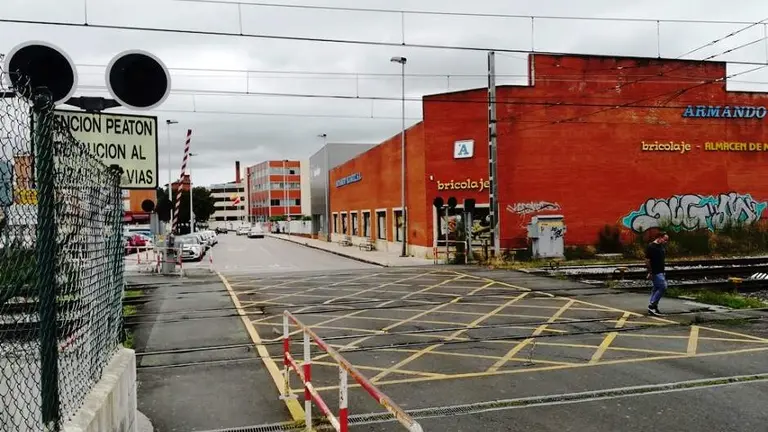 Vías del tren en Torrelavega. R.A.