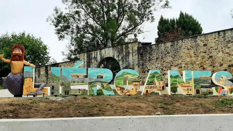 Estado actual de este espacio en Liérganes que se llamará Plaza de la Escuela.
