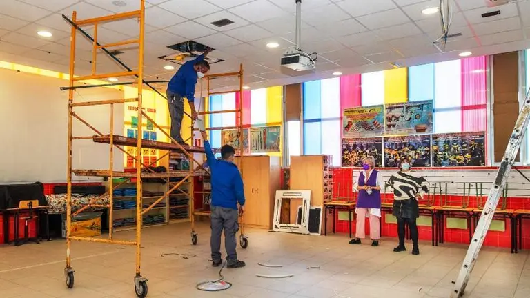 Obras de climatización en el colegio Pérez Galdos, en Polanco.