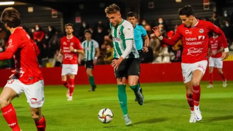 El Laredo resolvi&oacute; el encuentro en media hora.