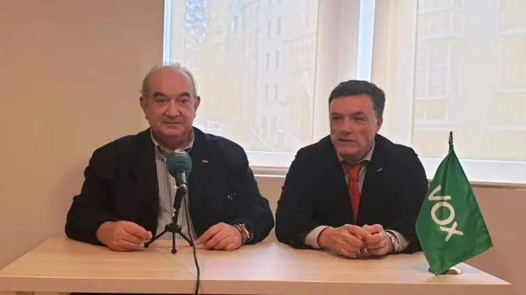 Emilio Del Valle, a la izquierda, y Guillermo Pérez Cosío, a la derecha.