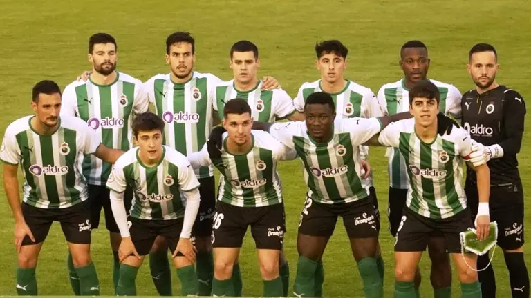 Plantilla del Racing de Santander 2021-2022.