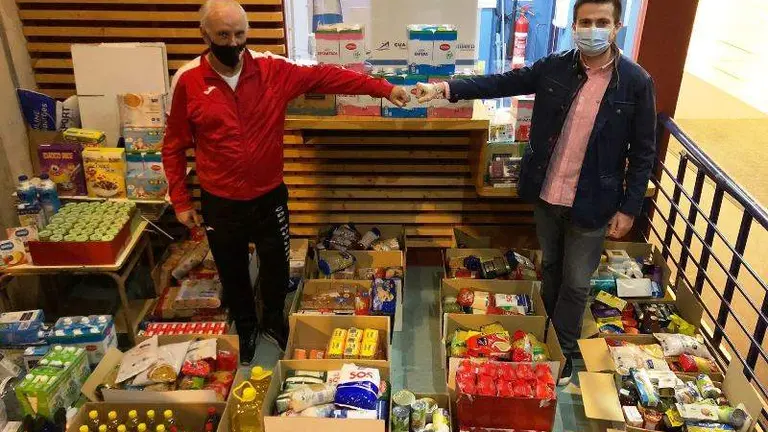 Alimentos recogidos en el Torneo de Muslera, en El Astillero.