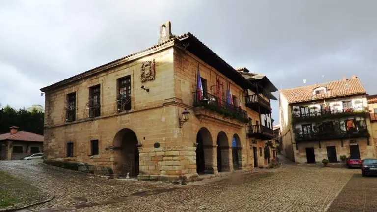 Ayuntamiento de Santillana del Mar. R.A.