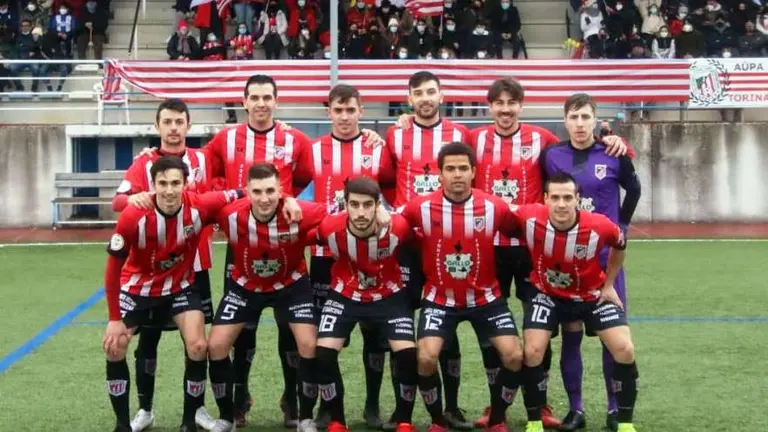 Equipo del Torina temporada 2021-2022. Facebook Torina