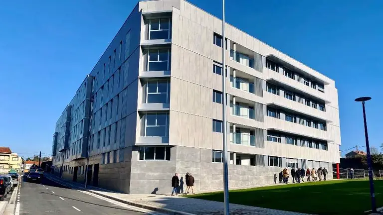 Edificio de 120 viviendas de protecci&oacute;n oficial en San Rom&aacute;n, en Santander.