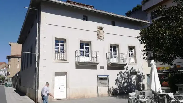 Casa  de cultura de Santo&ntilde;a. R.A.