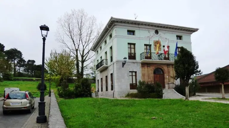 Ayuntamiento de Bárcena Cicero. R.A.