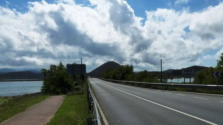 Carretera de los puentes en Santoña. R.A.