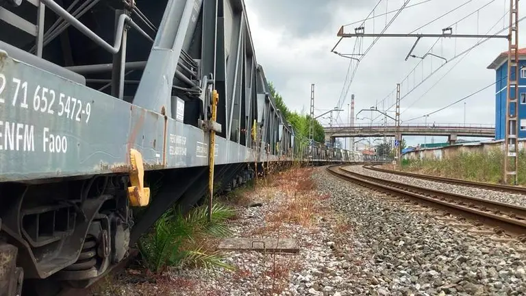 Vagones abandonados en Barreda, en Torrelavega.