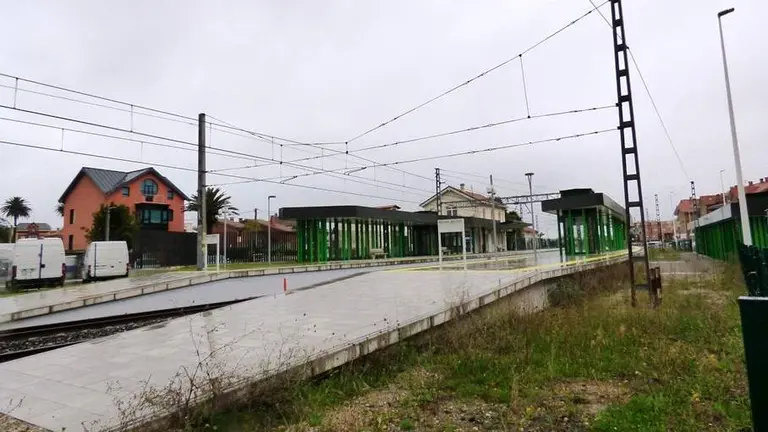 Estaci&oacute;n de tren en Bezana. R.A.