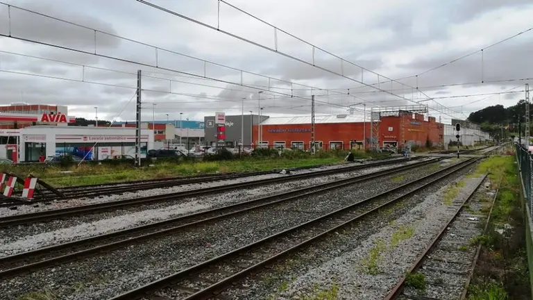 Vías del tren a su paso por Torrelavega. R.A.