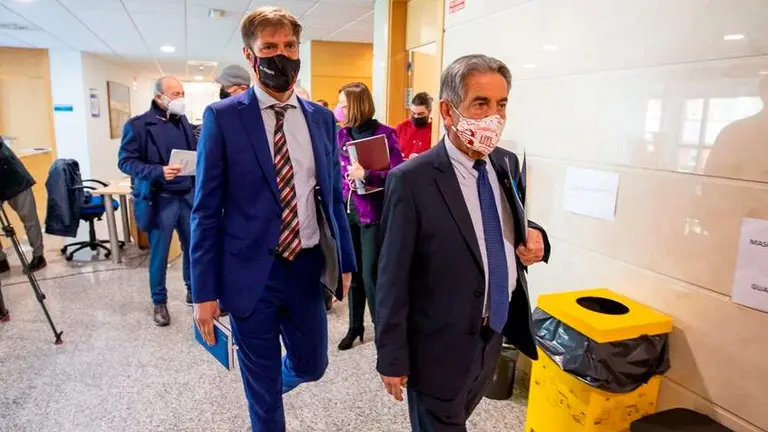 Reunión entre representantes del Gobierno regional y la CEOE.