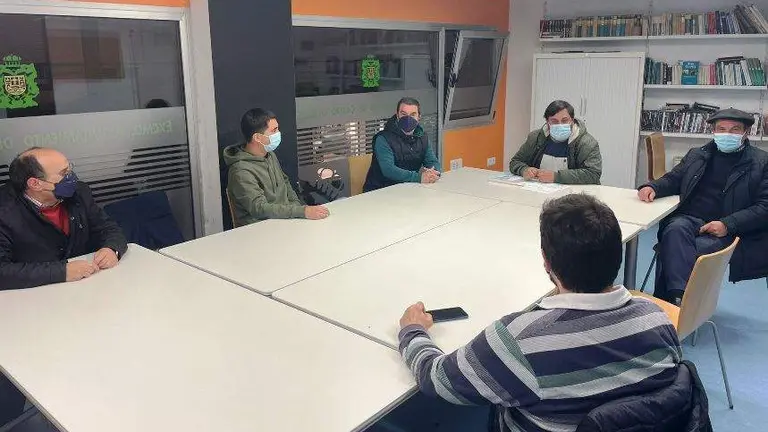 Reuni&oacute;n con las pe&ntilde;as de Castro Urdiales.