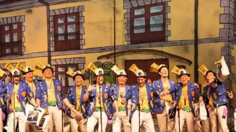 Los Amigos de Chechu sobre el escenario.