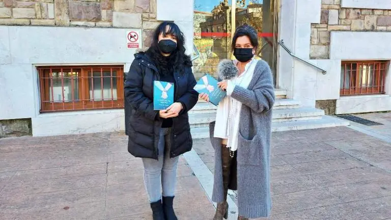 Tamara, a la derecha, y Esther, a la izquierda.