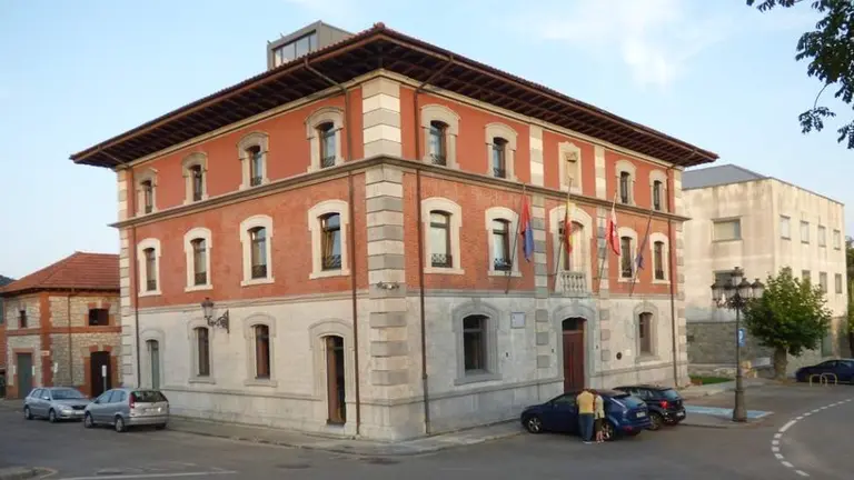 Ayuntamiento de Medio Cudeyo. R.A.