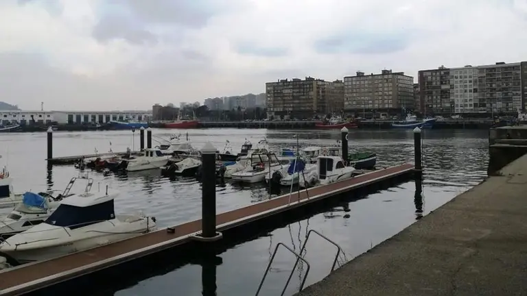 Los pescadores furtivos mantuvieron contactos en Santander y Muriedas con profesionales.