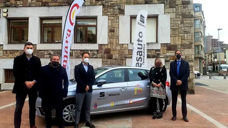 Torrelavega presenta la campaña y el sorteo del coche.
