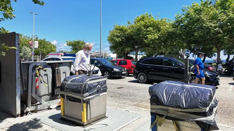 Contenedores en las calles de Santander.