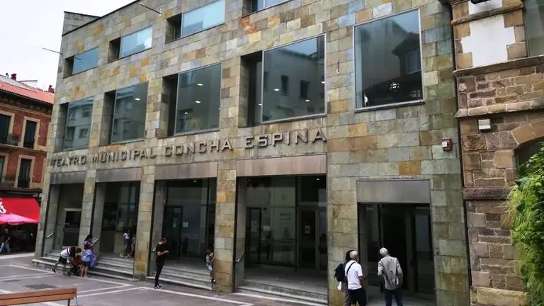El Teatro Concha Espina en Torrelavega. R.A.