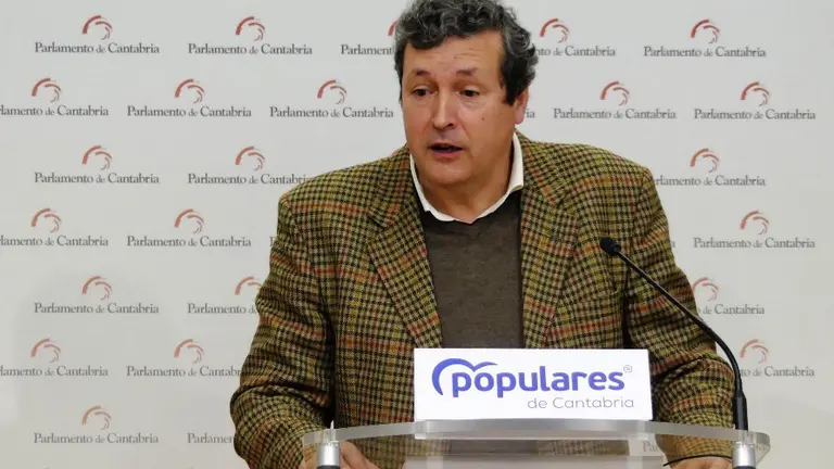 El portavoz parlamentario del PP en Cantabria, Iñigo Fernández.
