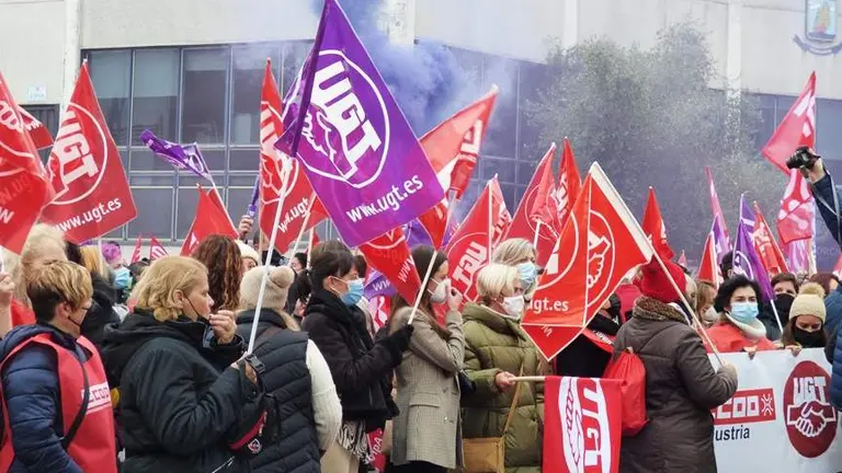 Huelga y manifestación de los trabajadores de las conservas de pescado en Santoña. Nyka Goicoechea