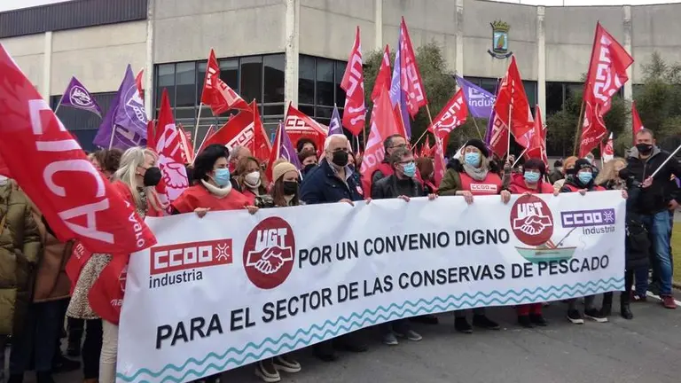 Santoña acogerá una de las asambleas para informar del preacuerdo del convenio. Nyka Goicoechea