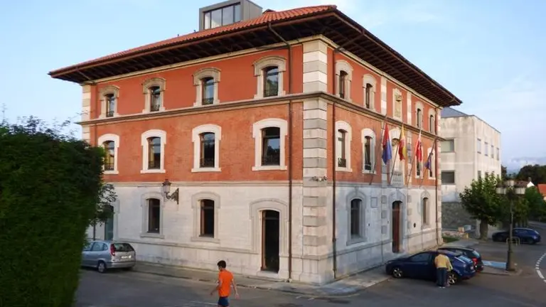 Ayuntamiento de Medio Cudeyo. R.A.