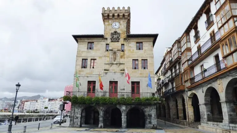 Casa Consistorial de Castro Urdiales. R.A.