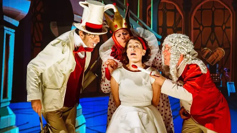 El Palacio de Festivales acoger&aacute; la representaci&oacute;n de 'Alicia'.