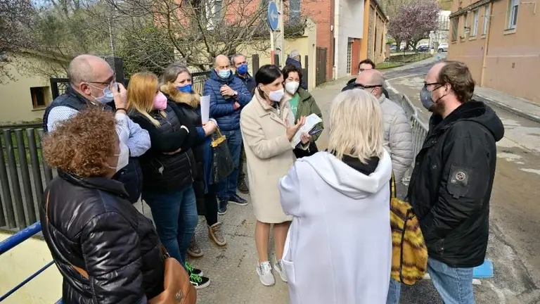 Un momento del encuentro con los vecinos de Sixto Obrador, en Santander.